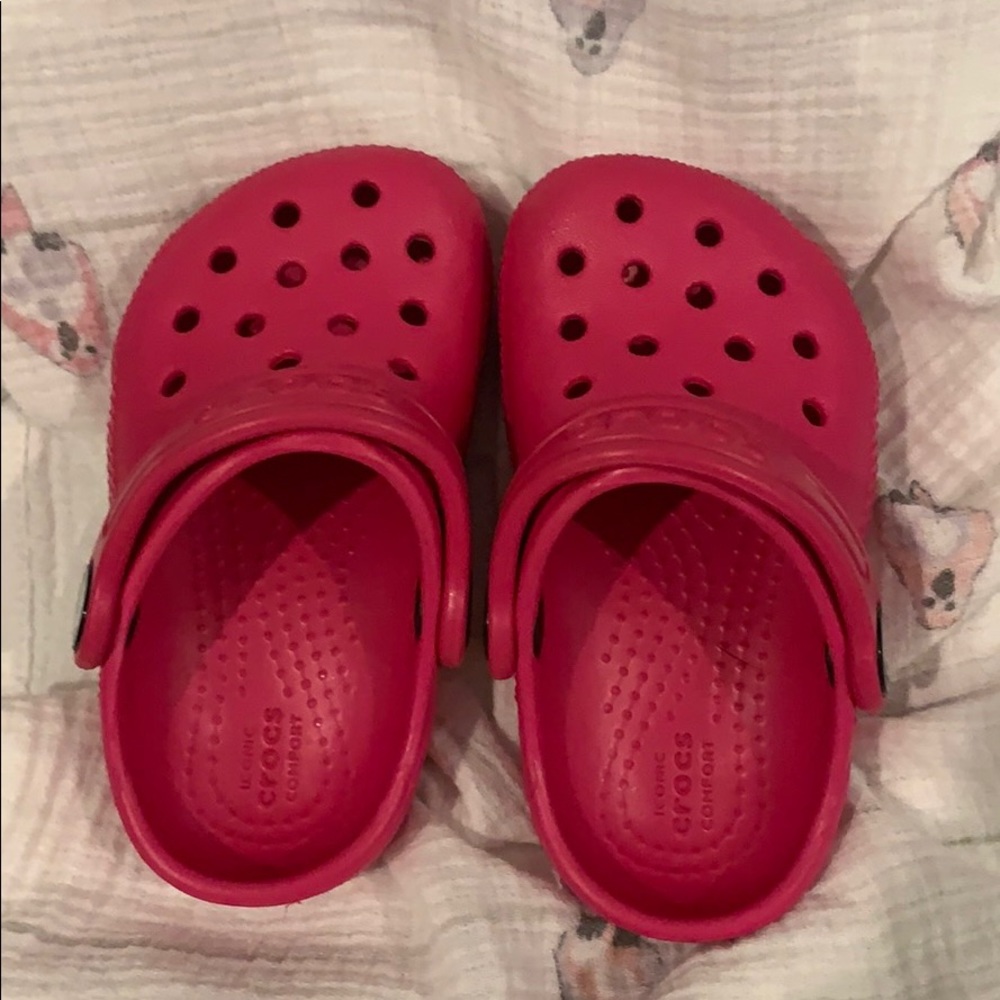 Hot pink crocs!! EUC